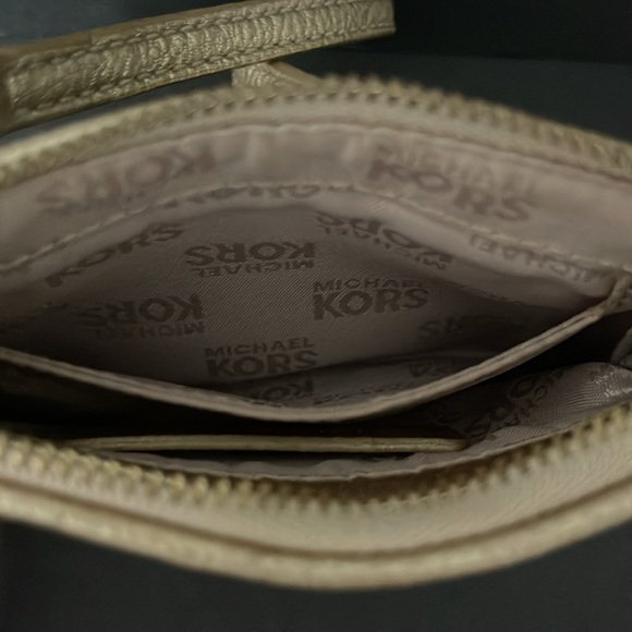 MICHAEL KORS SIGNATURE LOGO WALLET WRISTLET - Picture 5 of 5